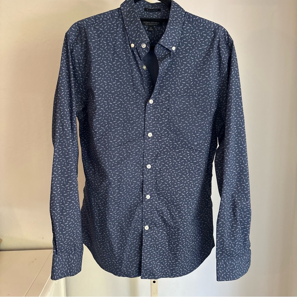 Banana Republic Slim Flex Fit Collared Shirt in Leaf Print Dark Blue, M